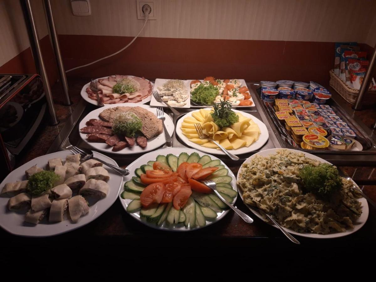 Malnia Hotel Linder מראה חיצוני תמונה